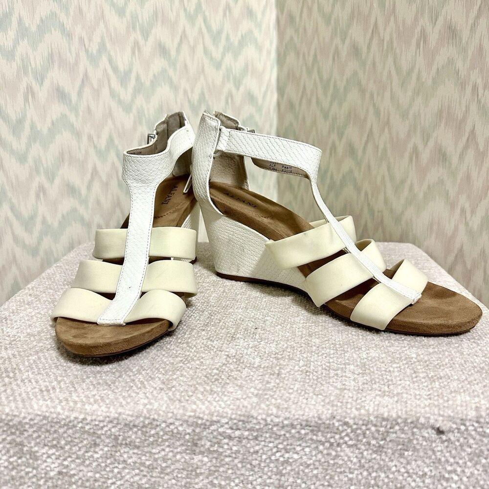 Alfani Pearl Wedge Sandals Womens 7.5 Cream T Strap Back Zip Heels